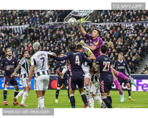 皇马备战本菲卡首发球员健身房训练罗德里戈积极参与合练提升状态